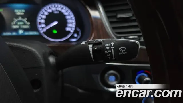 Hyundai Equus 2015 — фото 17
