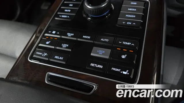 Hyundai Equus 2015 — фото 18
