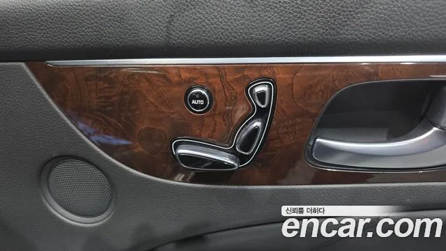 Hyundai Equus 2015 — фото 19