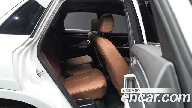 Audi Q3 2023 — фото 12