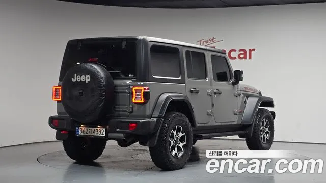 Jeep Wrangler 2023 — фото 1