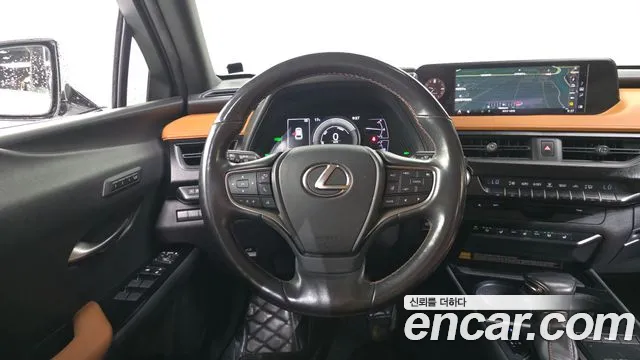 Lexus UX 2019 — фото 18