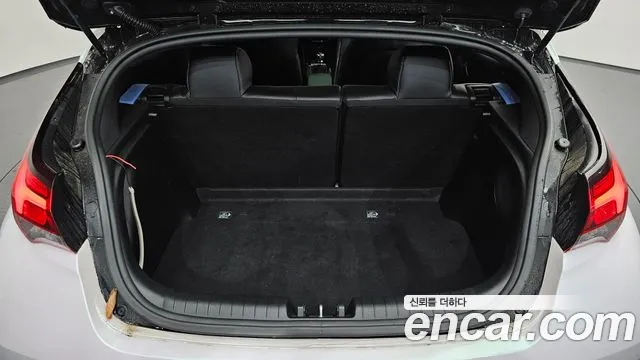 Hyundai Veloster 2019 — фото 16