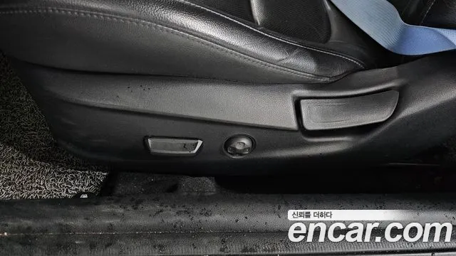 Hyundai Veloster 2019 — фото 18