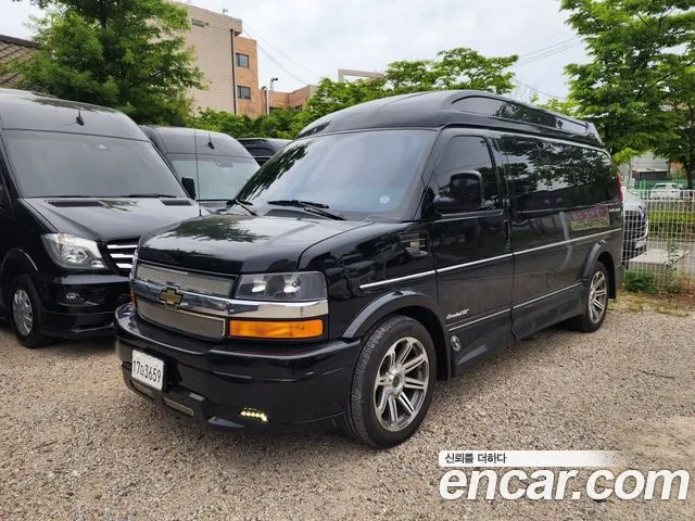 Chevrolet Express Van 2017 — фото 1