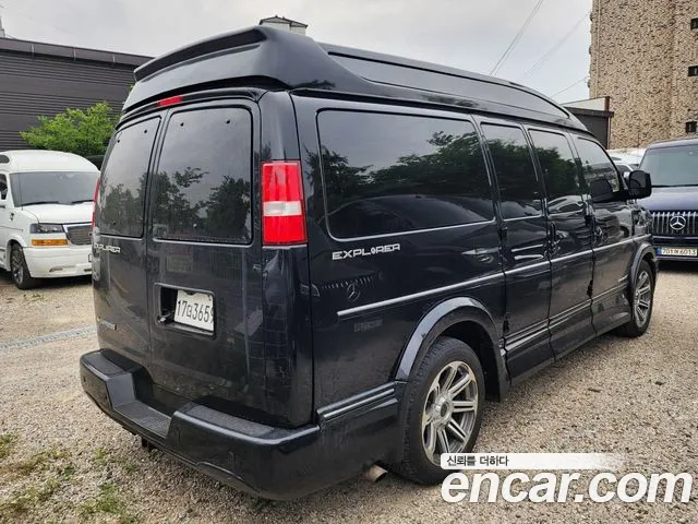 Chevrolet Express Van 2017 — фото 12