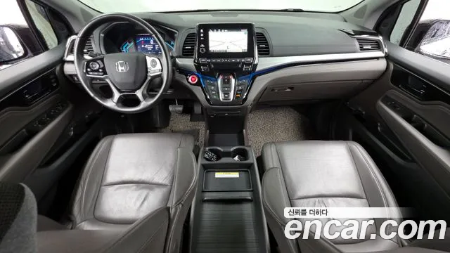 Honda Odyssey 2018 — фото 10