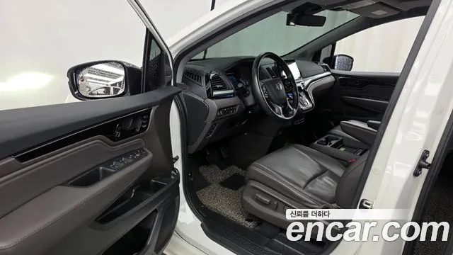 Honda Odyssey 2018 — фото 13
