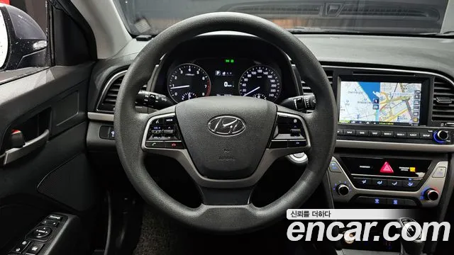 Hyundai AVANTE 2018 — фото 19