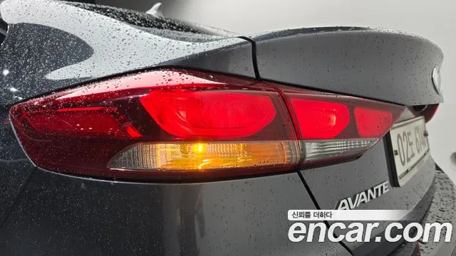 Hyundai AVANTE 2018 — фото 9