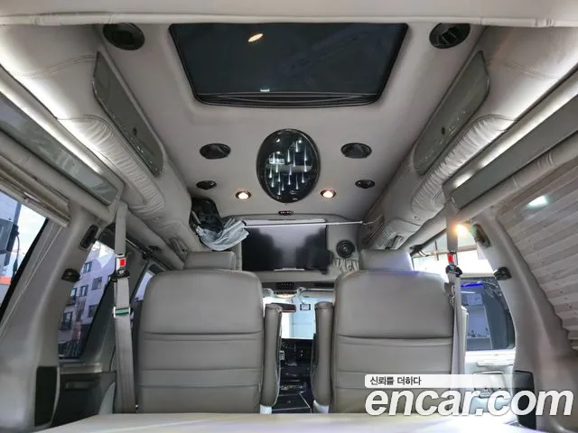 Chevrolet Express Van 2011 — фото 20