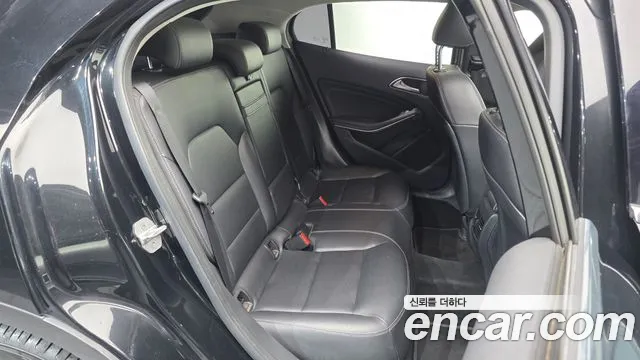 Mercedes-Benz GLA-Class 2016 — фото 11