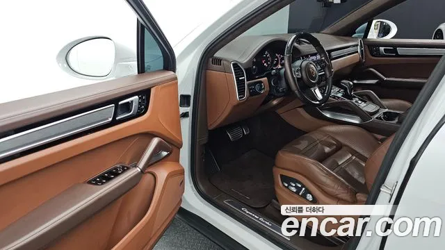 Porsche Cayenne 2020 — фото 17