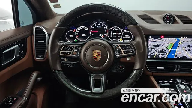 Porsche Cayenne 2020 — фото 19