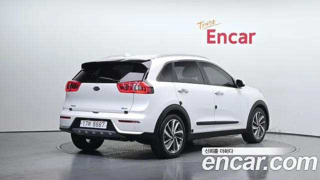 Kia Niro 2018 — фото 2