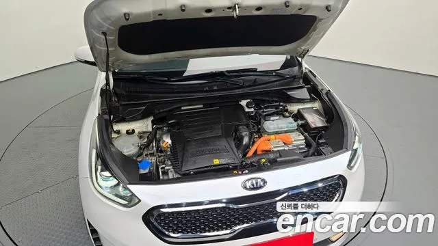 Kia Niro 2018 — фото 6