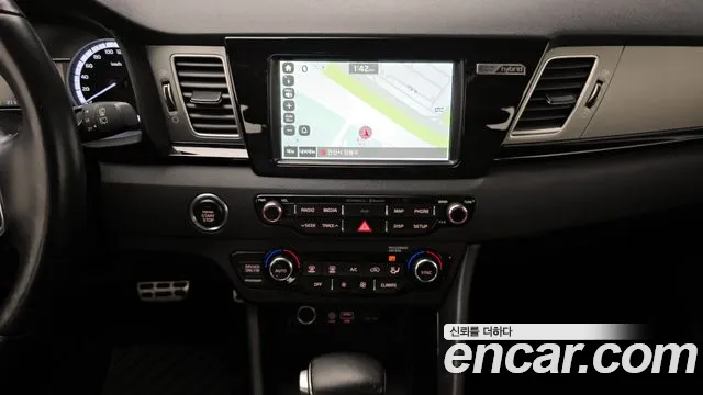 Kia Niro 2018 — фото 19
