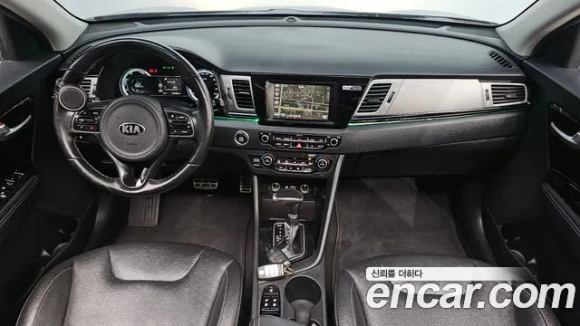 Kia Niro 2018 — фото 10