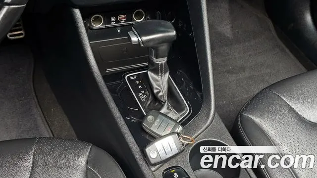 Kia Niro 2018 — фото 12
