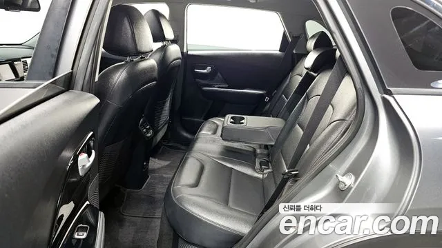 Kia Niro 2018 — фото 17