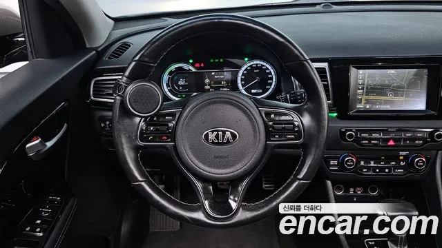 Kia Niro 2018 — фото 18