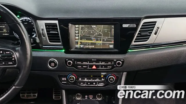 Kia Niro 2018 — фото 20