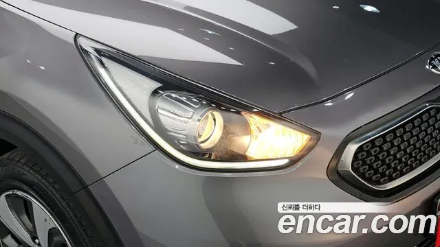 Kia Niro 2018 — фото 8