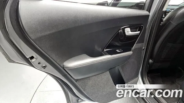 Kia Niro 2018 — фото 15