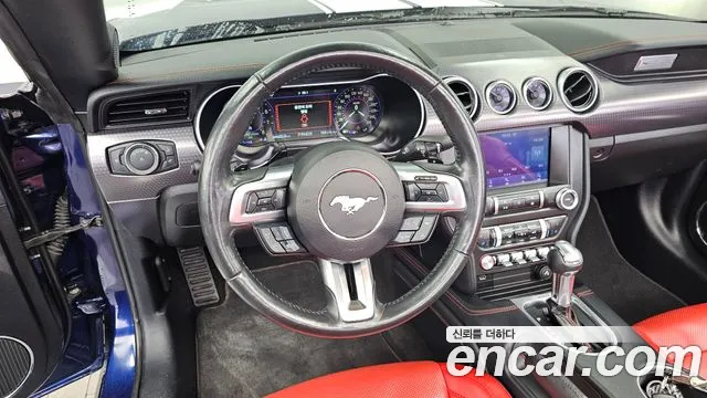 Ford Mustang 2019 — фото 13
