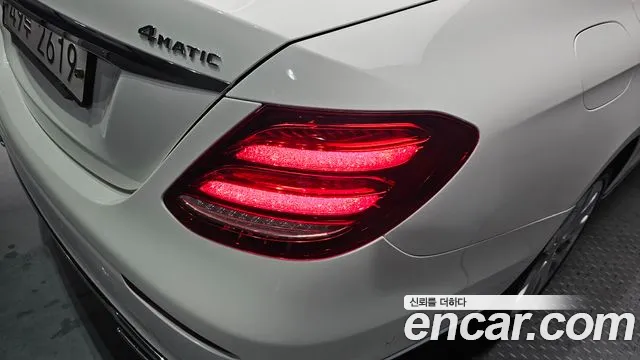 Mercedes-Benz E-Class 2018 — фото 9