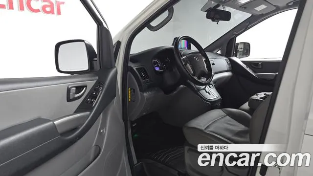 Hyundai Starex 2021 — фото 10