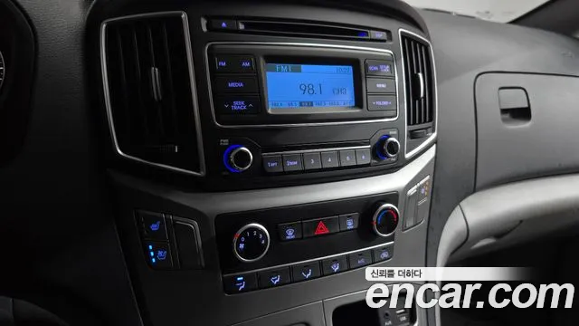Hyundai Starex 2021 — фото 17