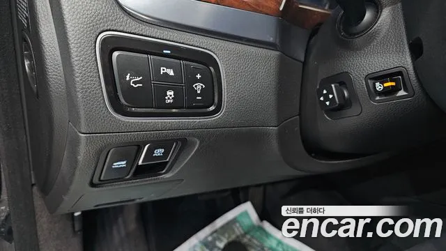 Hyundai Equus 2014 — фото 14