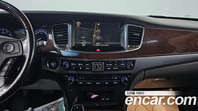 Hyundai Equus 2014 — фото 16