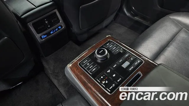 Hyundai Equus 2014 — фото 19