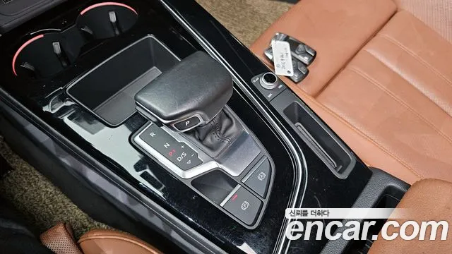 Audi A4 2021 — фото 12