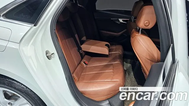 Audi A4 2021 — фото 18