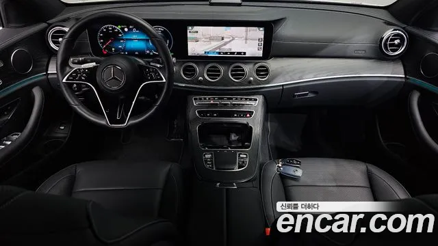 Mercedes-Benz E-Class 2023 — фото 9