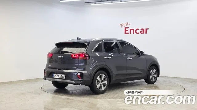 Kia Niro 2022 — фото 2
