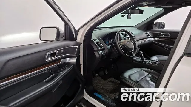 Ford Explorer 2018 — фото 13