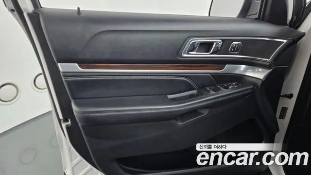 Ford Explorer 2018 — фото 14