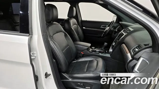 Ford Explorer 2018 — фото 16