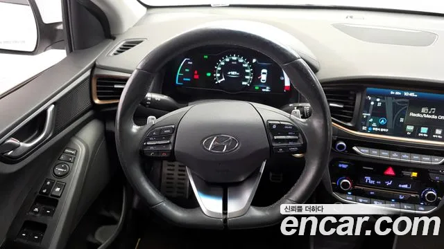Hyundai Ioniq 2017 — фото 19