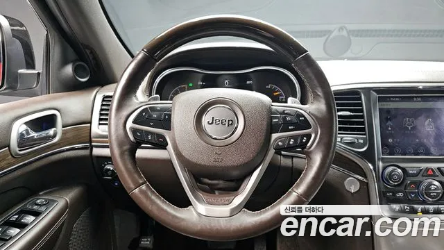 Jeep Cherokee 2018 — фото 12