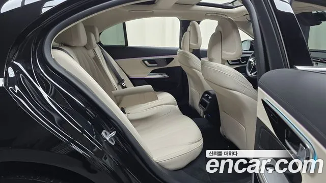 Mercedes-Benz E-Class 2025 — фото 17