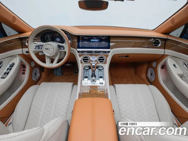 Bentley Continental 2025 — фото 10