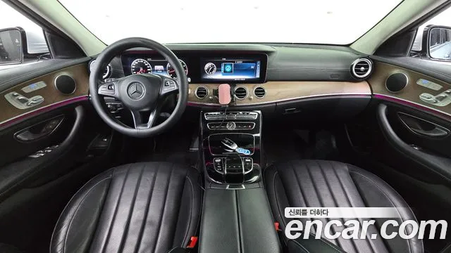 Mercedes-Benz E-Class 2017 — фото 7
