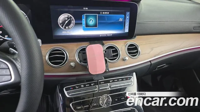 Mercedes-Benz E-Class 2017 — фото 12