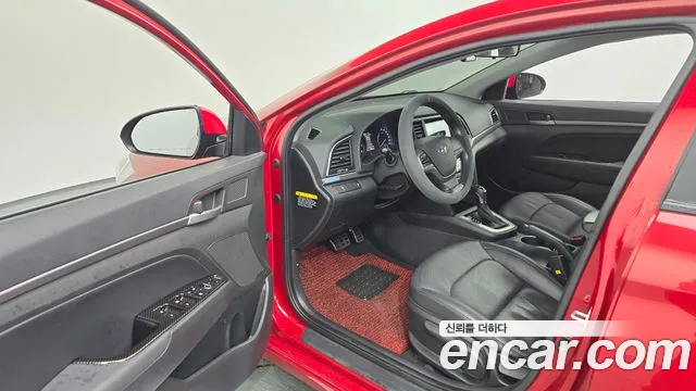 Hyundai AVANTE 2017 — фото 10
