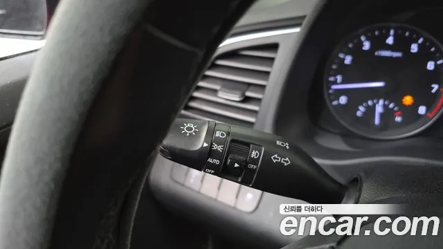 Hyundai AVANTE 2017 — фото 12